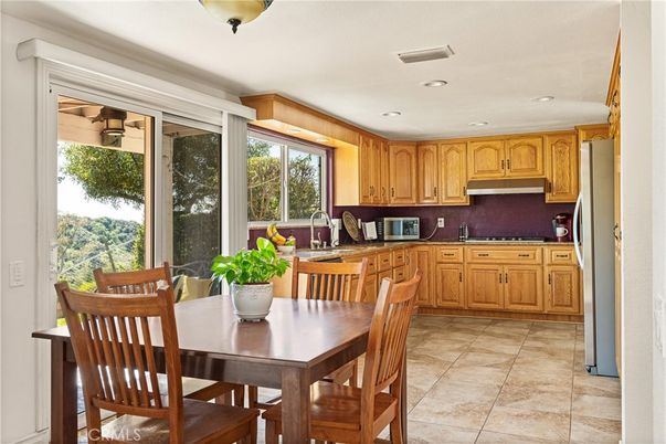 Dining room, Interior, Kitchen, Recessed Lighting