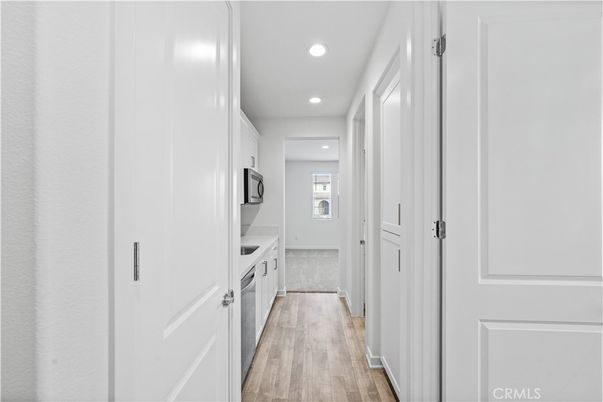 Interior, Recessed Lighting, Wood Texture Flooring