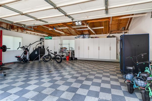 Garage, Interior