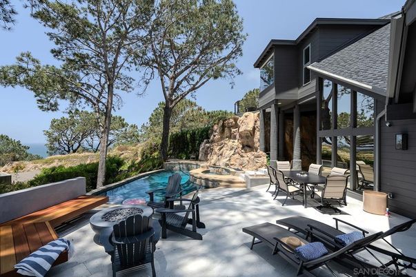 Exterior, Pool, Water