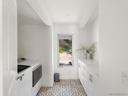 Interior, Recessed Lighting, Washer