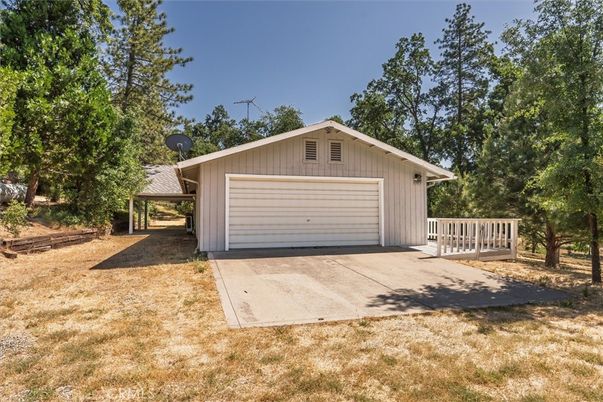 Backyard, Detached Garage, Exterior