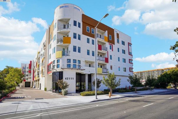 Exterior, Facade, Condo Building