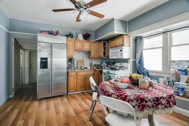 Dining room, Interior, Kitchen, Stainless Steel Appliances, Wood Texture Flooring