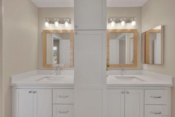 Bathroom, Dual Sink Vanities, Interior
