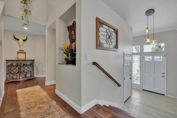 Interior, Pendant Lights, Recessed Lighting, Wood Texture Flooring