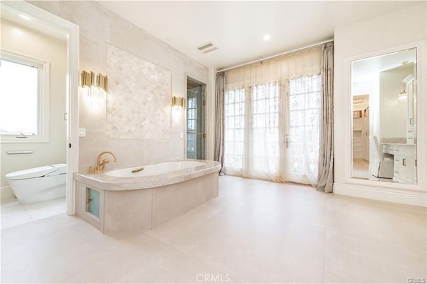 Bathroom, Interior, Recessed Lighting