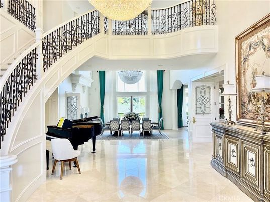Dining room, Interior, Piano, Recessed Lighting