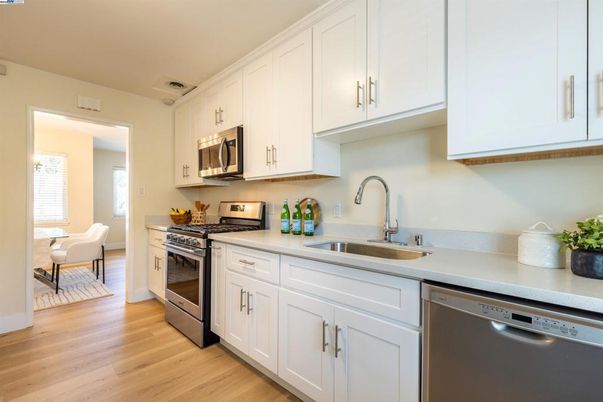 Dining room, Interior, Kitchen, Stainless Steel Appliances, Wood Texture Flooring