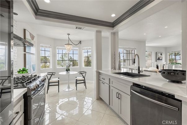 Chandelier, Dining room, Interior, Kitchen, Recessed Lighting, Stainless Steel Appliances