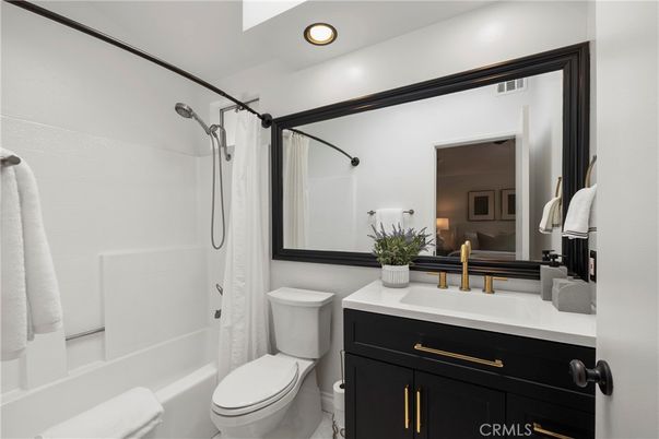 Bathroom, Interior, Recessed Lighting