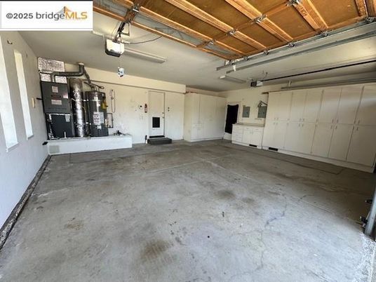 Garage, Interior