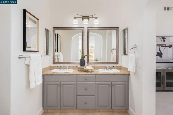 Bathroom, Dual Sink Vanities, Interior