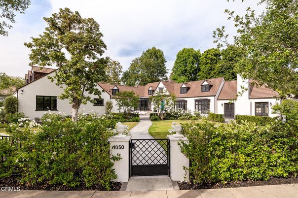 Attached, Backyard, Exterior, Facade, French Provincial
