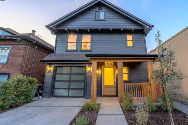 Attached, Exterior, Facade, Brick Facade, American Craftsman