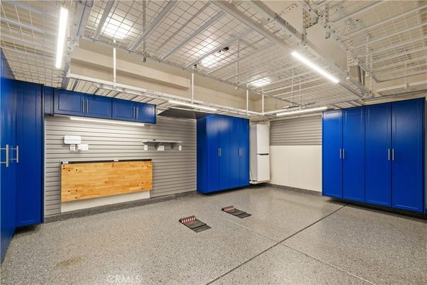 Garage, Interior