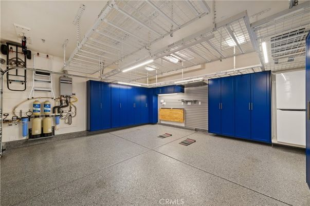 Garage, Interior