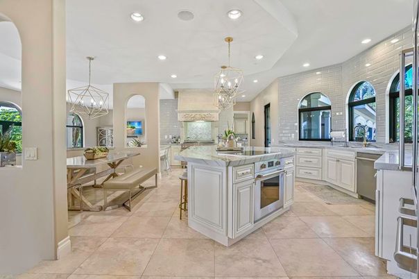 Chandelier, Dining room, Interior, Kitchen, Pendant Lights, Recessed Lighting, Stainless Steel Appliances