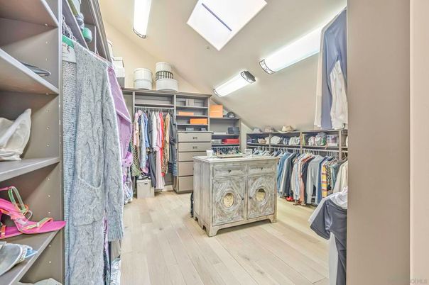 Interior, Walk-in Closets, Wood Texture Flooring