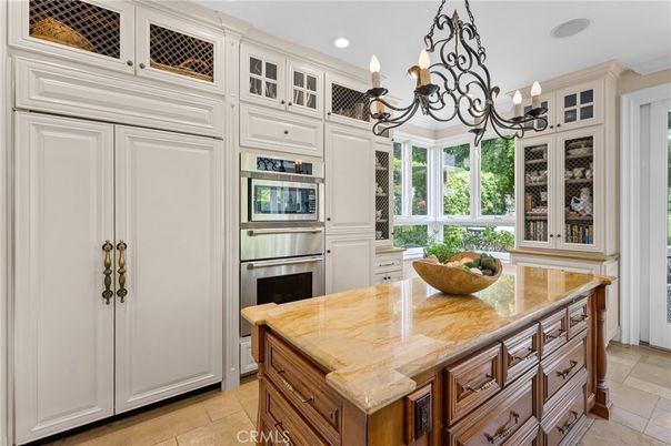 Chandelier, Interior, Kitchen, Recessed Lighting, Stainless Steel Appliances
