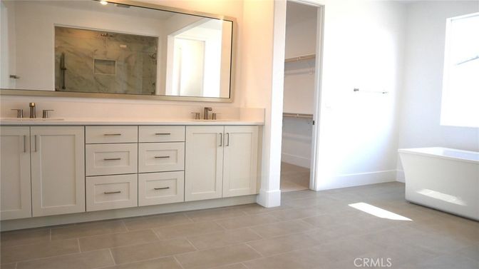 Bathroom, Dual Sink Vanities, Free Standing Baths, Interior
