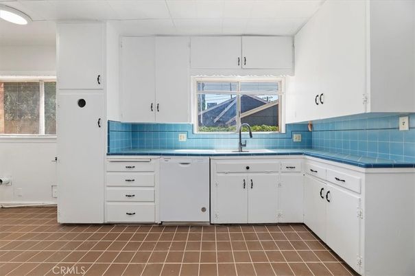 Interior, Kitchen, Recessed Lighting, Tile Countertops
