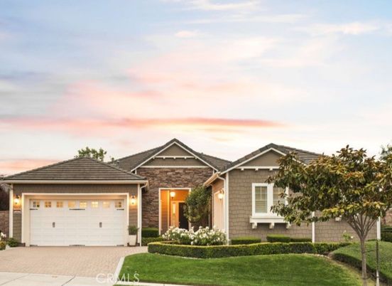 Attached, Exterior, Facade, American Craftsman