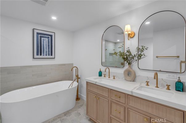 Bathroom, Dual Sink Vanities, Free Standing Baths, Interior, Recessed Lighting