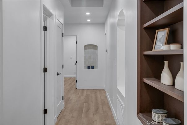 Interior, Recessed Lighting, Wood Texture Flooring