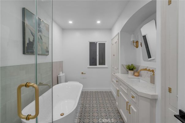 Bathroom, Dual Sink Vanities, Free Standing Baths, Glass Shower, Interior, Recessed Lighting