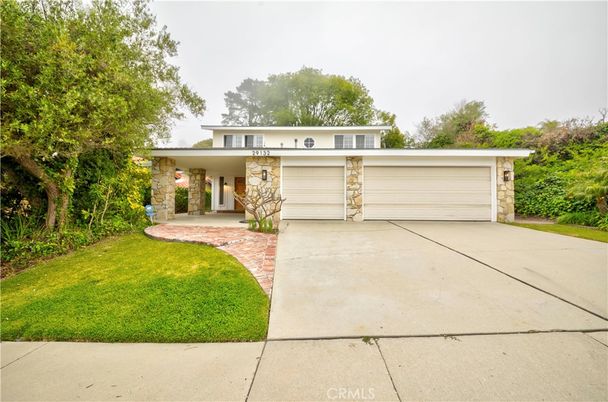 Attached, Exterior, Facade, Ranch