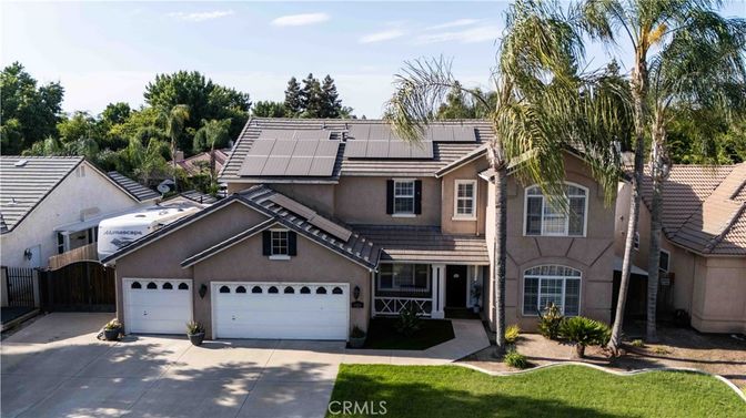 Attached, Exterior, Facade, Solar Panels, Mediterranean