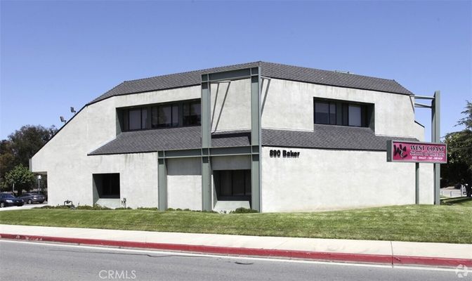 Attached, Exterior, Facade, Modern