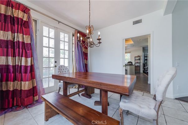 Chandelier, Dining room, Interior