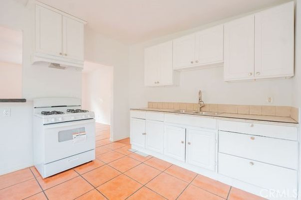 Interior, Kitchen, Tile Countertops