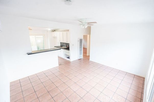 Empty room, Interior, Kitchen