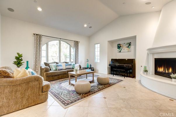 Fireplace, Interior, Living room, Piano, Recessed Lighting