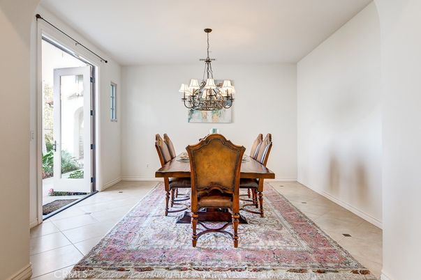 Chandelier, Dining room, Interior