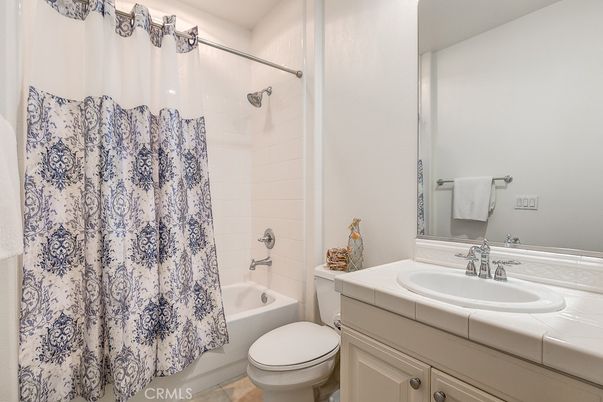 Bathroom, Interior, Tile Countertops