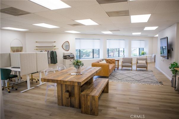 Dining room, Interior, Living room, Recessed Lighting, Wood Texture Flooring