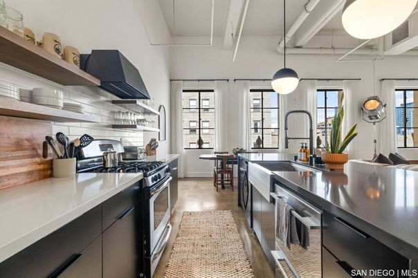Dining room, Interior, Kitchen, Pendant Lights, Stainless Steel Appliances