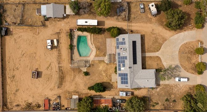 Exterior, Drone