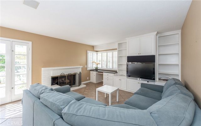 Fireplace, Interior, Living room