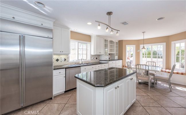Dining room, Interior, Kitchen, Pendant Lights, Recessed Lighting, Stainless Steel Appliances
