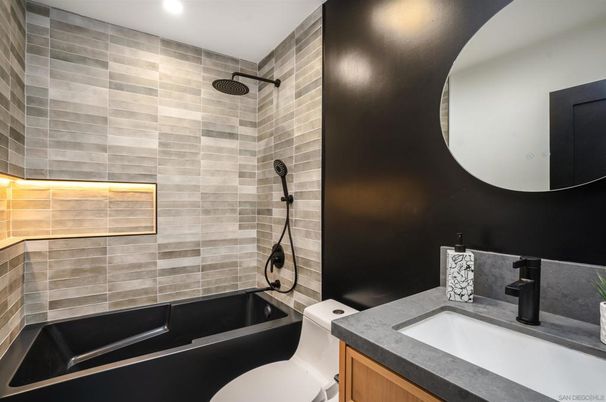 Bathroom, Interior, Recessed Lighting