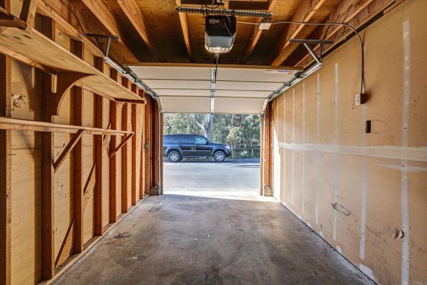 Garage, Interior, Wooden Beams