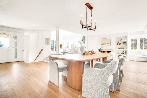 Chandelier, Dining room, Fireplace, Interior, Pendant Lights, Wood Texture Flooring