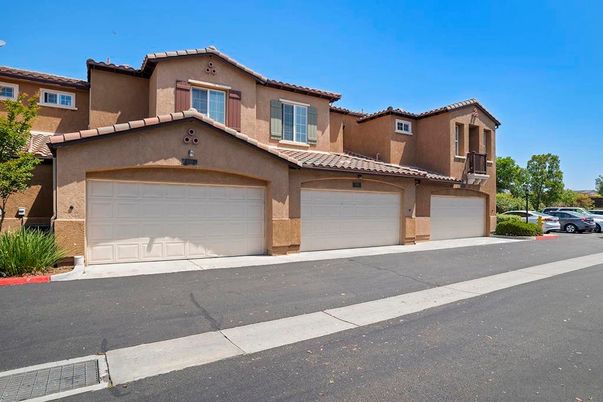 Attached, Exterior, Facade, Mediterranean