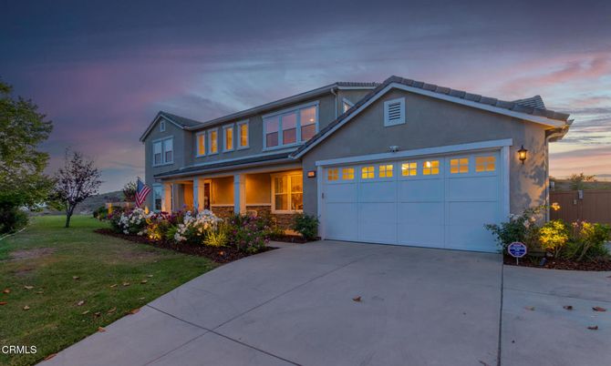 Attached, Exterior, Facade, American Craftsman