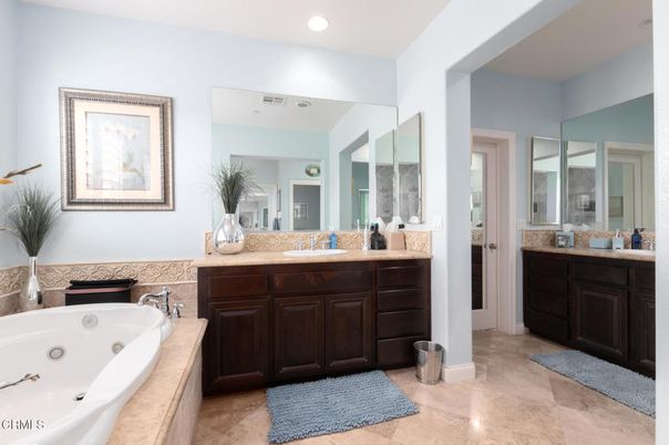 Bathroom, Dual Sink Vanities, Interior, Recessed Lighting